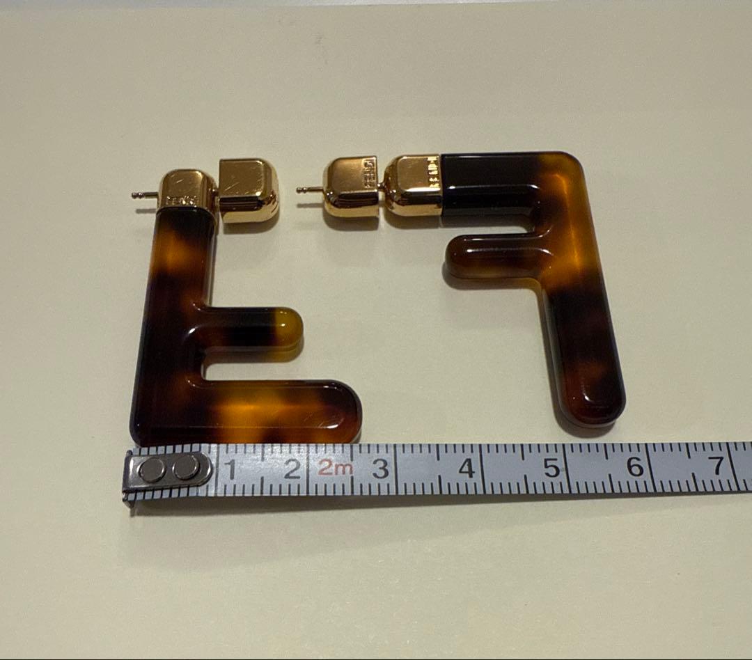 フェンディ　FENDI FF イヤリング　べっこう風