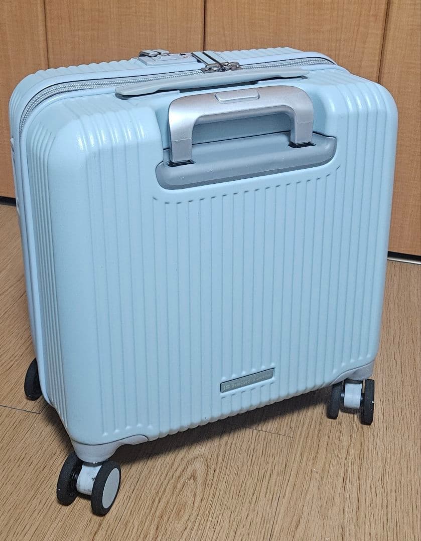 イノベーター スーツケース 33L ペールブルー