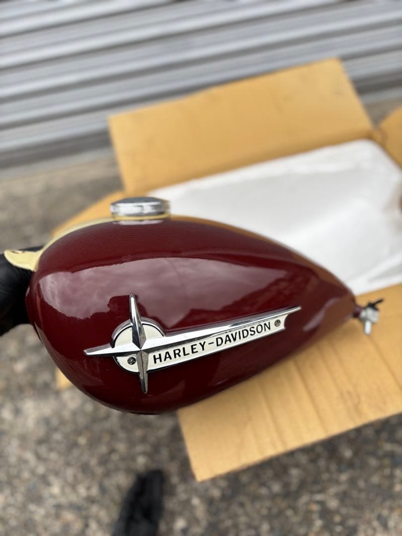 HARLEY-DAVIDSON タンク　バイク