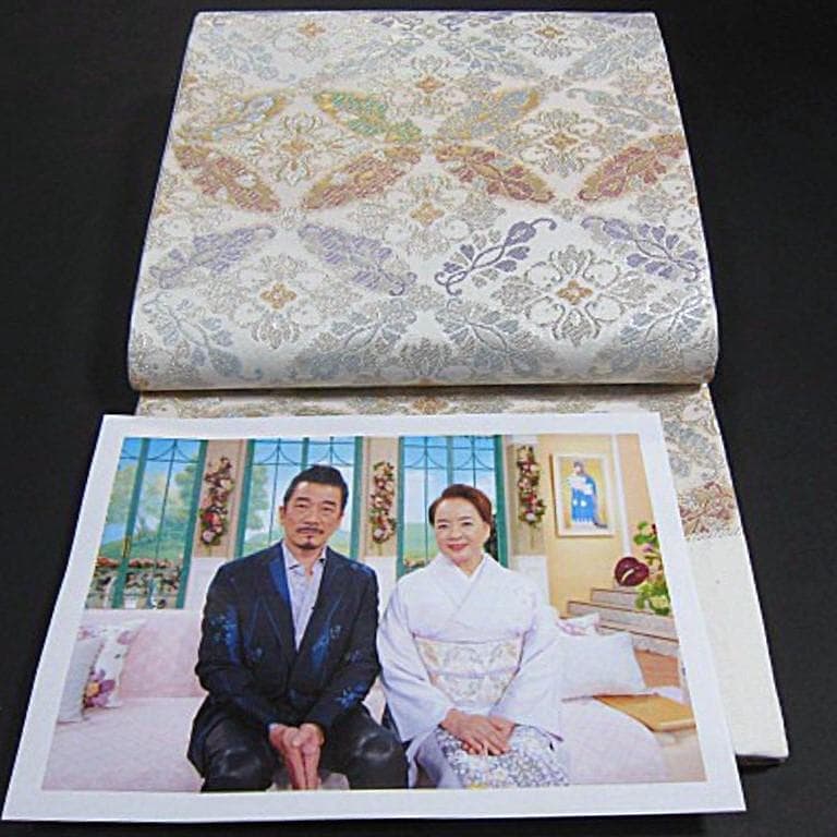 新品　フォーマルなお席に　西陣織六通柄袋帯『綿芯御仕立付』白