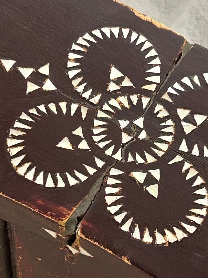 カルティニベンチ　クラブチェア　螺鈿　ロビーチェア　木製椅子