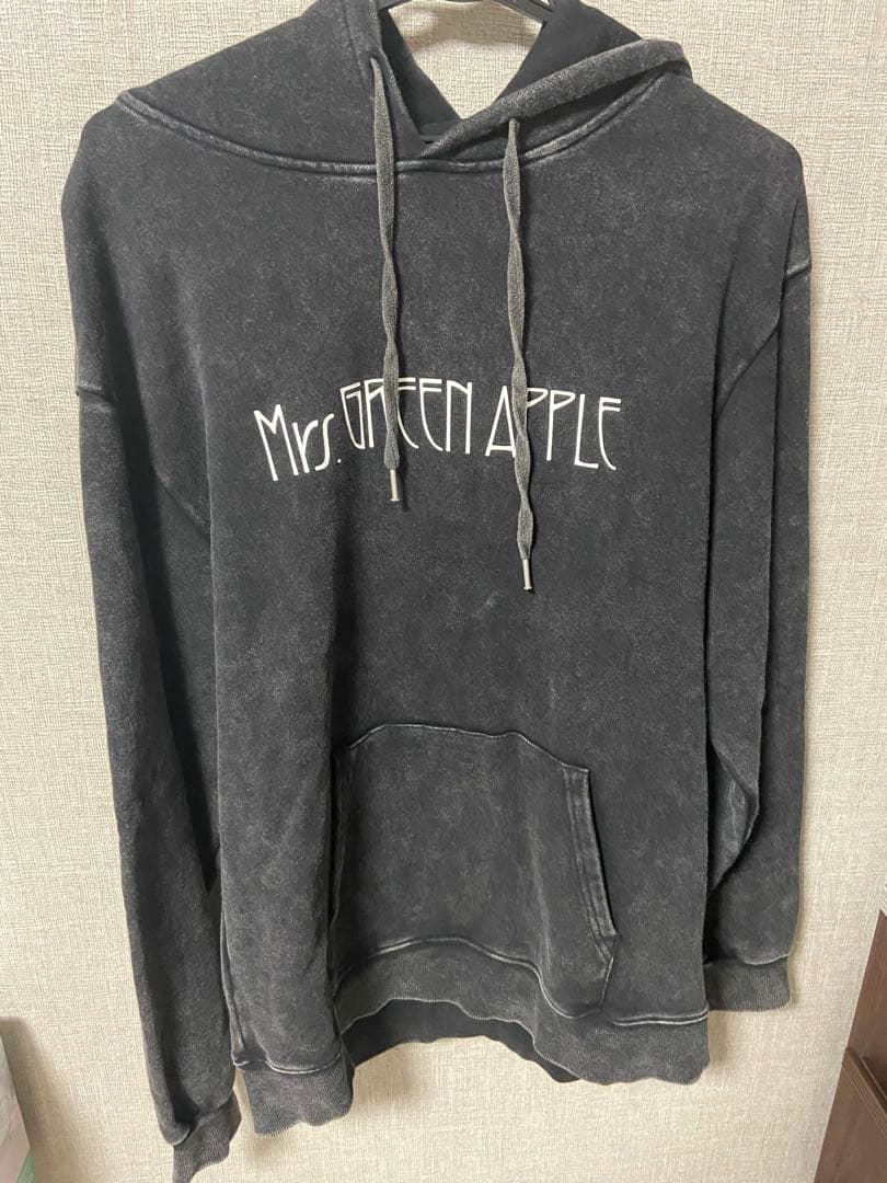Mrs. GREEN APPLE パーカー　L
