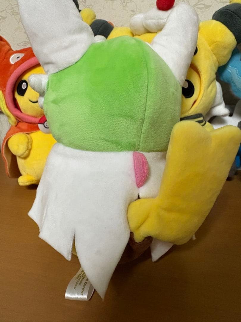 【最終値下げ】　ポンチョを着たピカチュウ　ぬいぐるみ　まとめ売り