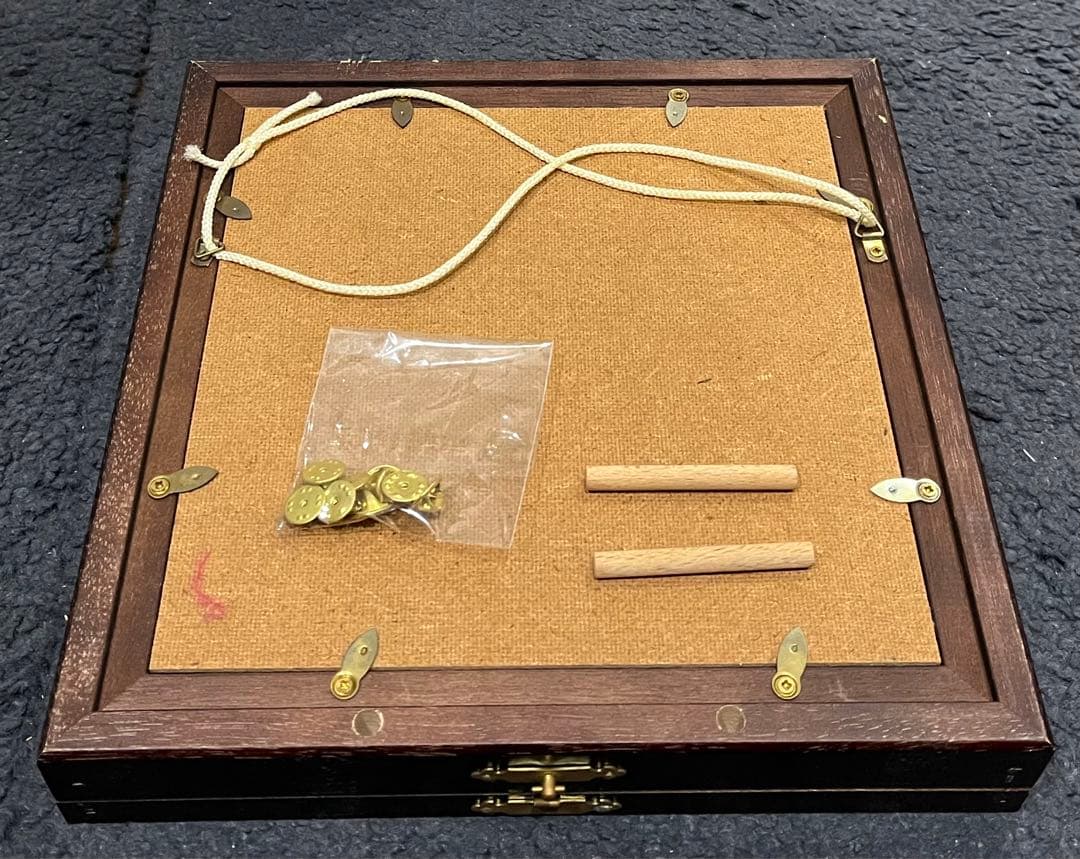 プジョー205カブリオレ　ピンバッジコレクション