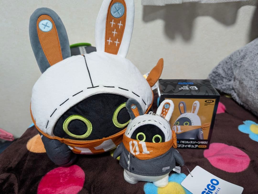 GiGO ゼンゼロ イアス ねそべりボンプ ぬいぐるみ　デスクトップフィギュア