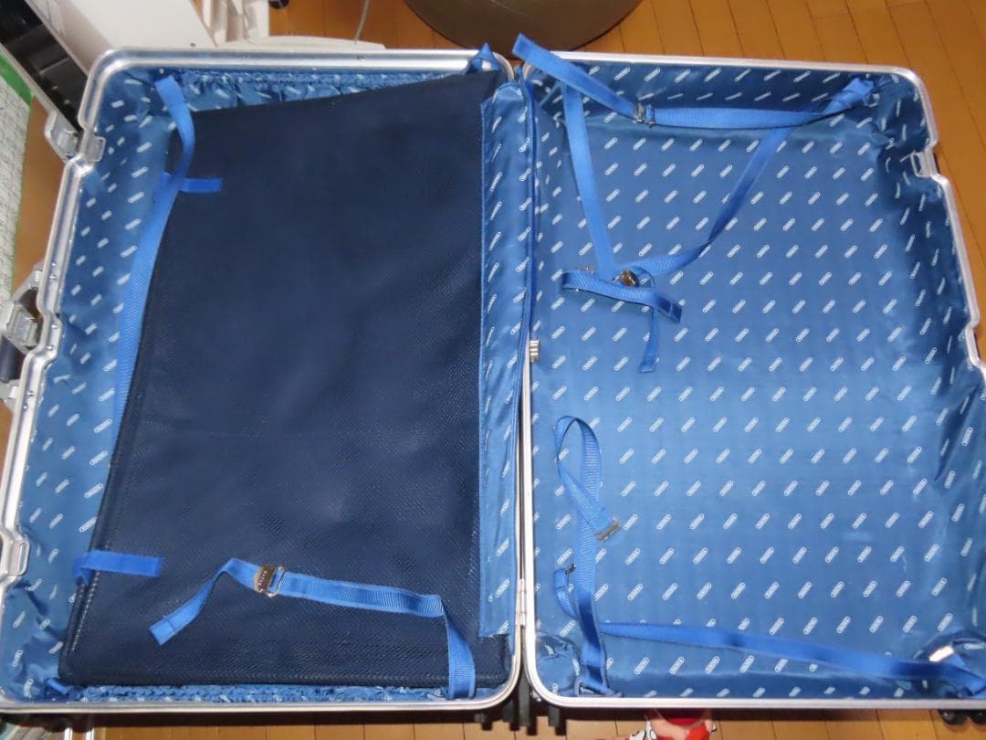 青ロゴ　RIMOWA TOPAS 104L CABIN キャリーケース　リモワ