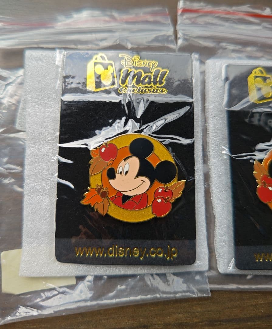 【希少 / 未開封品】ディズニーモール限定品 ピンバッジ ミッキー＆ミニーセット