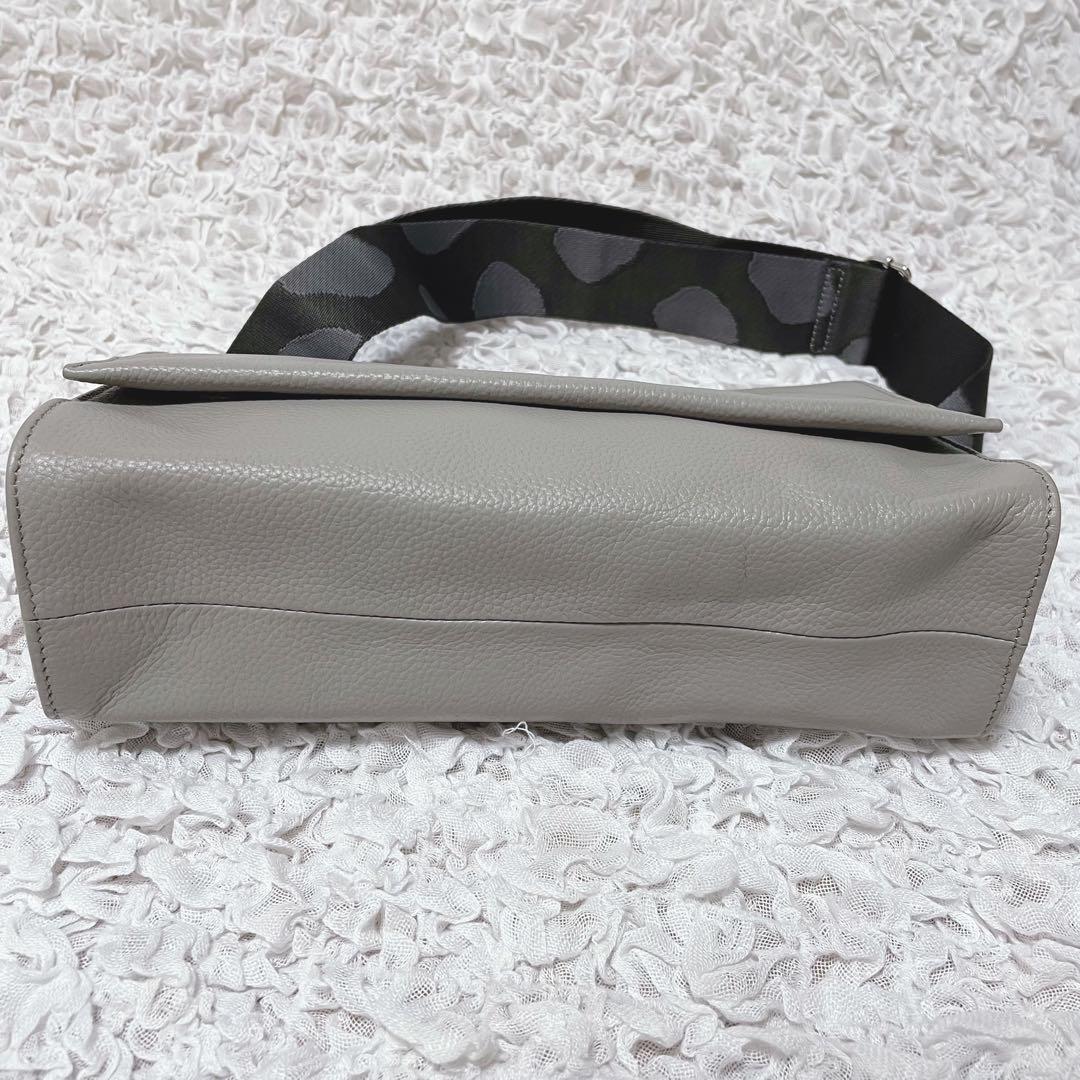 未使用級✨ear PAPILLONNER ワイドテープショルダーバッグ グレー