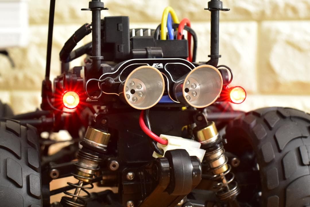 タミヤ コミカルグラスホッパー WR-02CB フルセットファインスペック白/黒