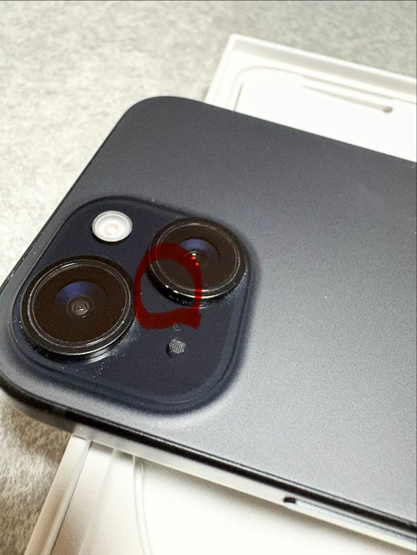 【傷・訳あり】iPhone 15 128gb 本体　黒　箱付き　ケース付き