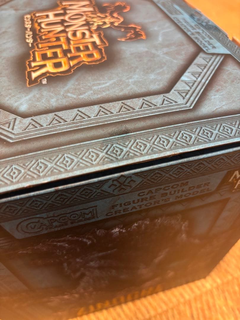 箱あり　ジンオウガ　クリエイターズモデル　フィギュア　ピン　ウエハース　モンハン