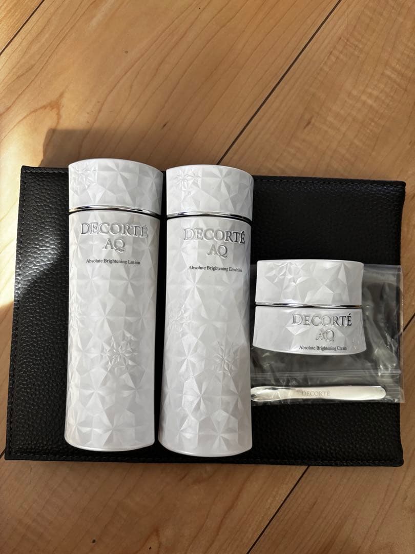 コスメデコルテ　AQ コフレ　2025 AQブライトラディアンスコフレⅡ
