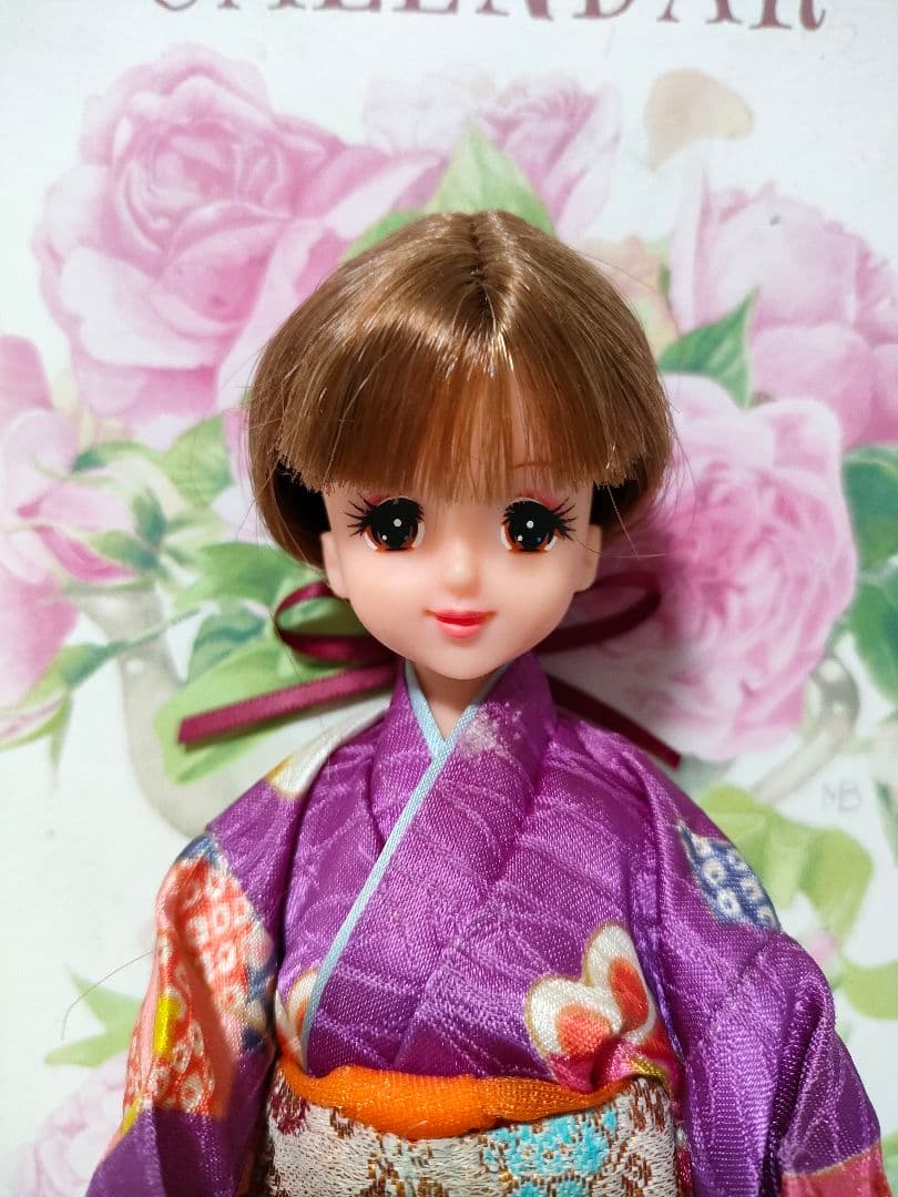 茶髪　赤いアイシャドウのジェニーちゃん　着物ジェニー？　リカちゃん