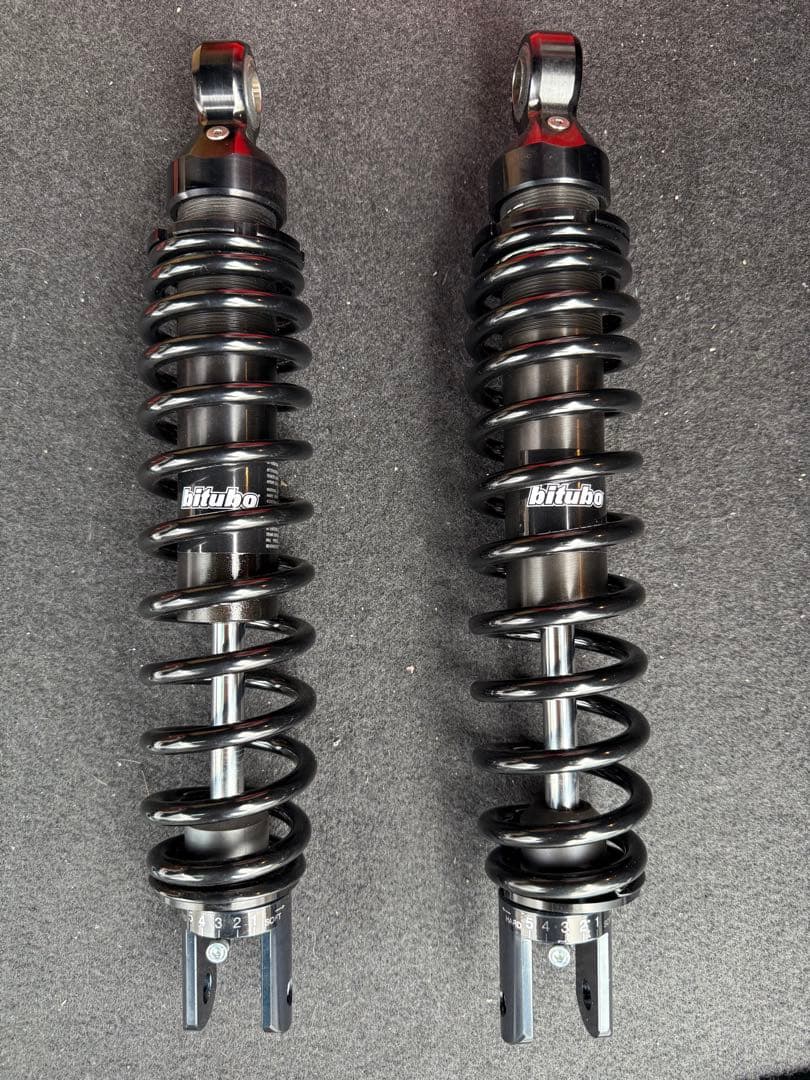 スズキGSX1100S/750S用ビチューボリアサスペンション