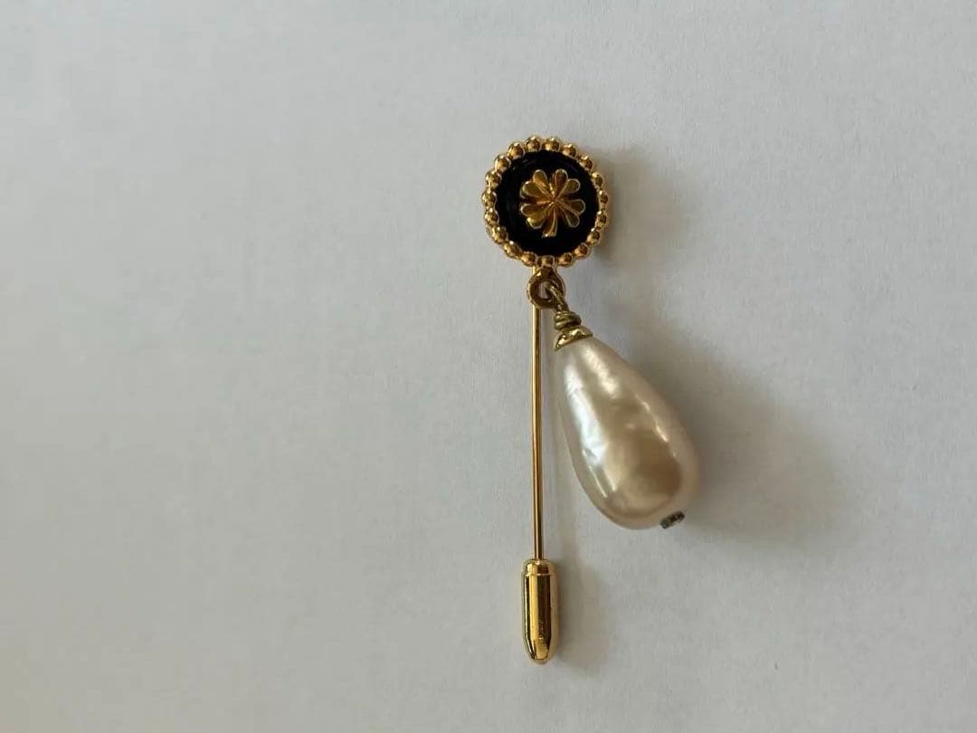 シャネル ピンブローチ クローバー&コスチュームパール