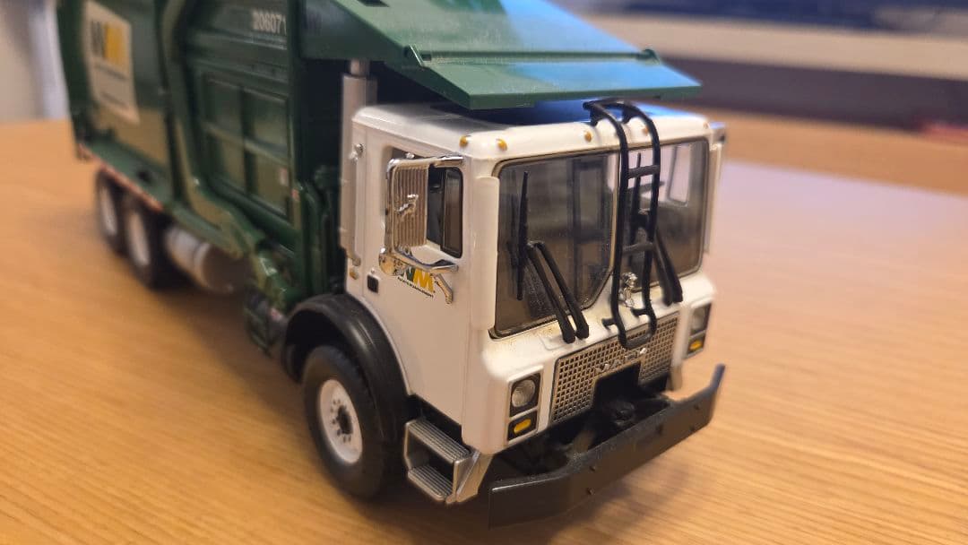 ファーストギア製 Mack TerraPro ゴミ収集車 ダイキャスト 1/34
