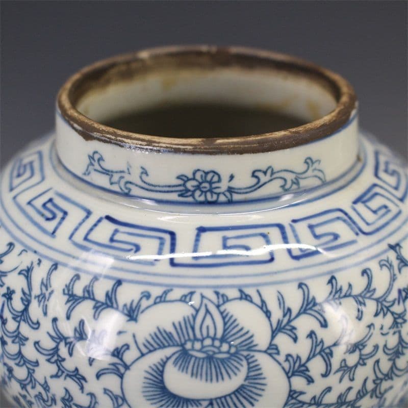 青花双喜纏枝紋将軍蓋 景徳鎮 陶磁器 装飾品 現代工芸品 美術品 置物