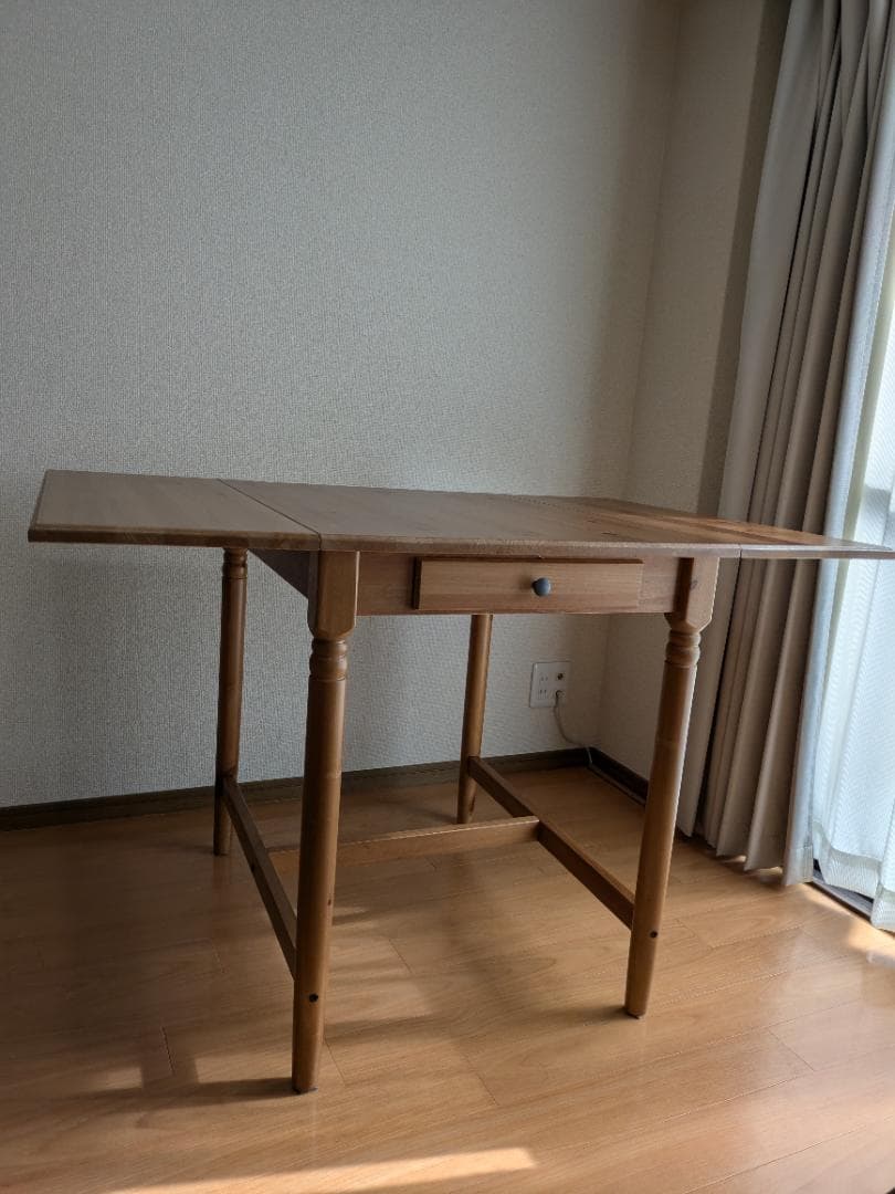 IKEA　ダイニングテーブル