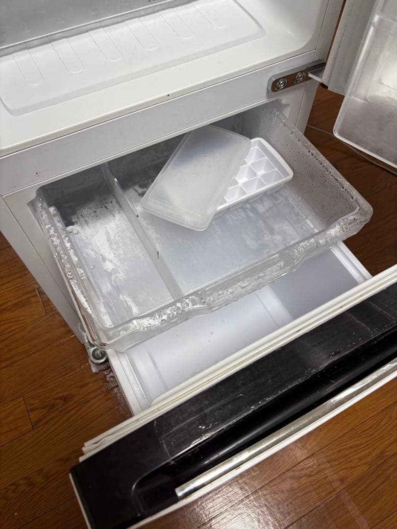 Hisense 冷蔵庫 ホワイト 下冷凍