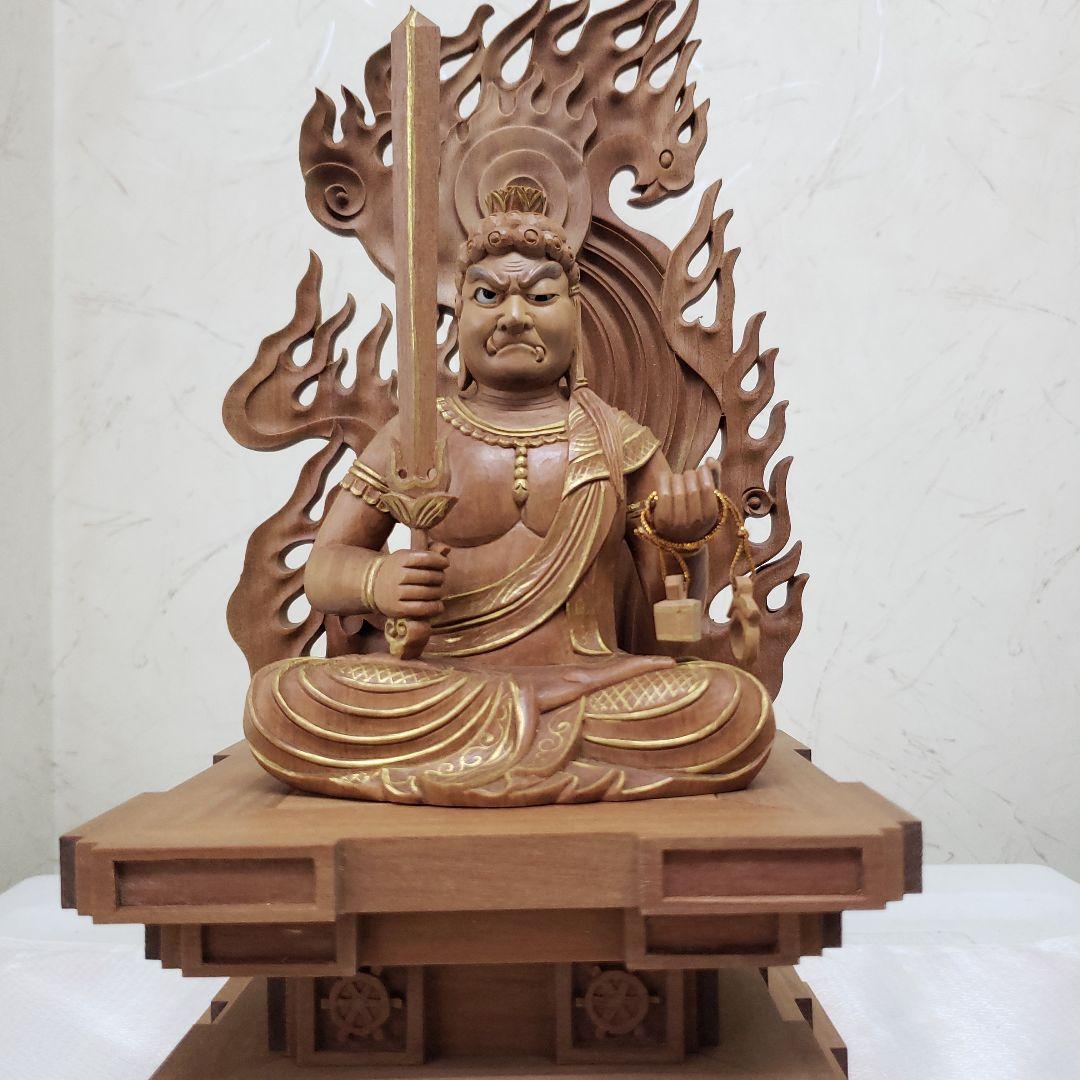 Ｂフライデー　魔除★アフリカ白檀 不動明王座像4寸 眼入・瑟瑟座★