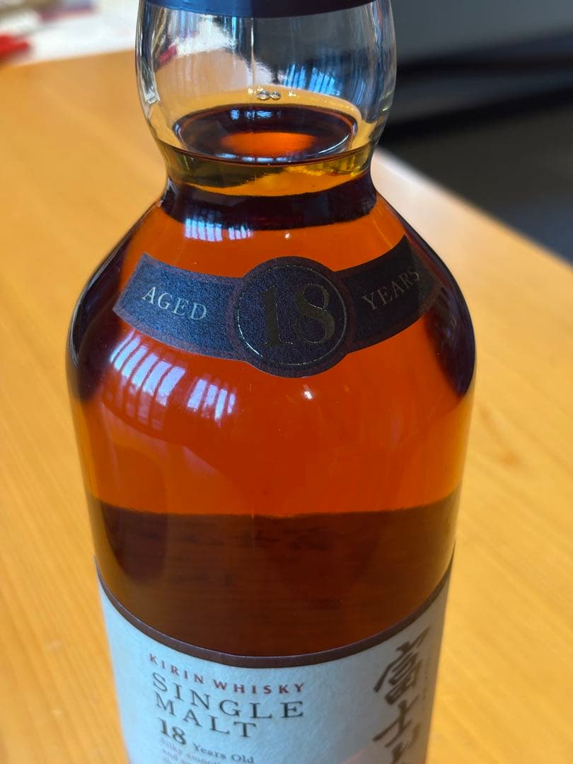 富士山麓18年 シングルモルト 販売終了円柱外箱 キリン