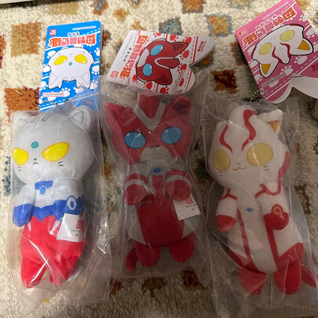 バンダイ（３種）ウルトラマン猫猫　中国限定 マスコット　ぬいぐるみ