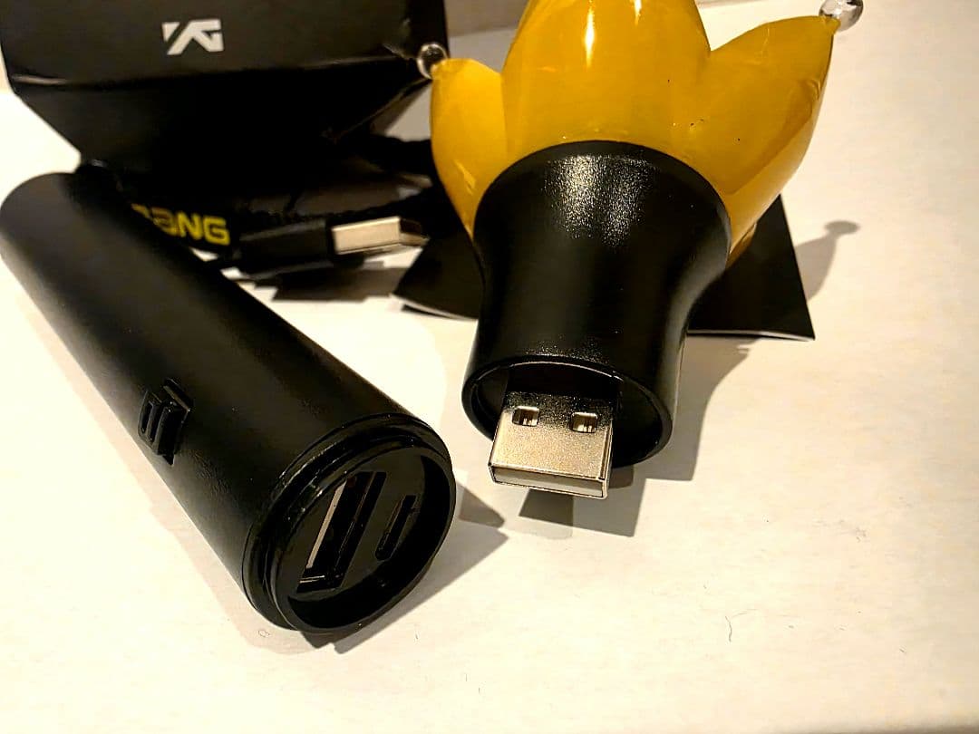 BIGBANG ペンライト型 充電器 PORTABLE CHARGER