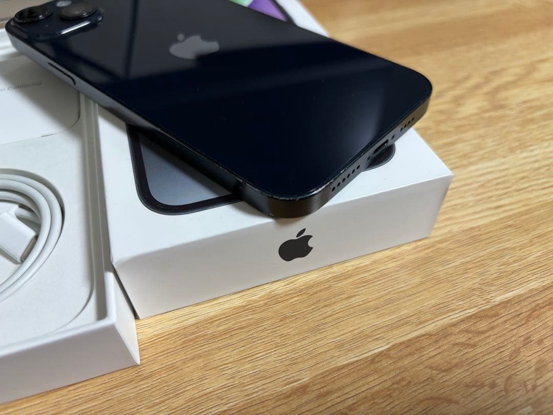 【たむ】Apple iPhone 14 Plus 256GBミッドナイト