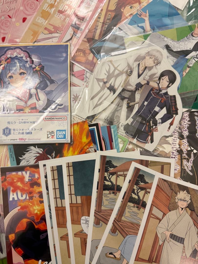 ① アニメグッズ まとめ売り 超大量 紙類・薄物・平物全般