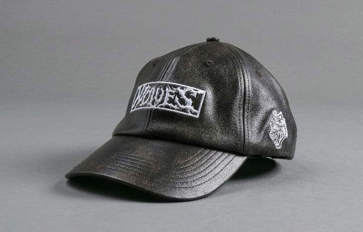 フェイクレザーキャップ 黒 刺繍ロゴ付き　darcsport