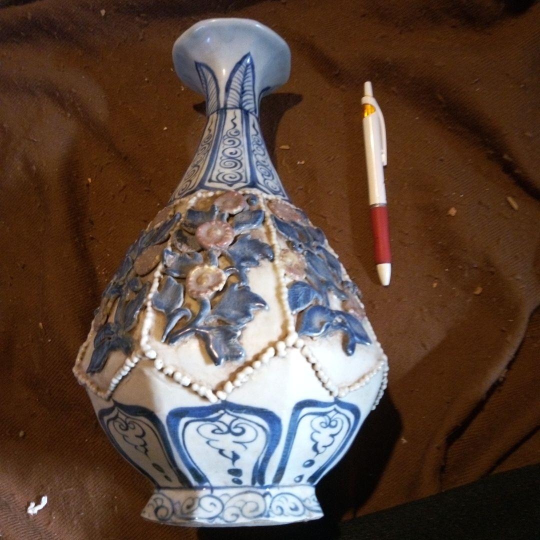 中国陶磁器　元染付　浮彫りデザイン