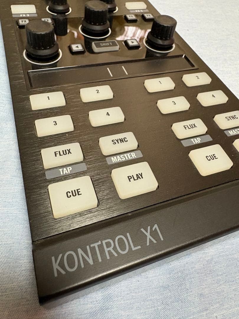 DJ機材 TRAKTOR KONTROL X1 MK2