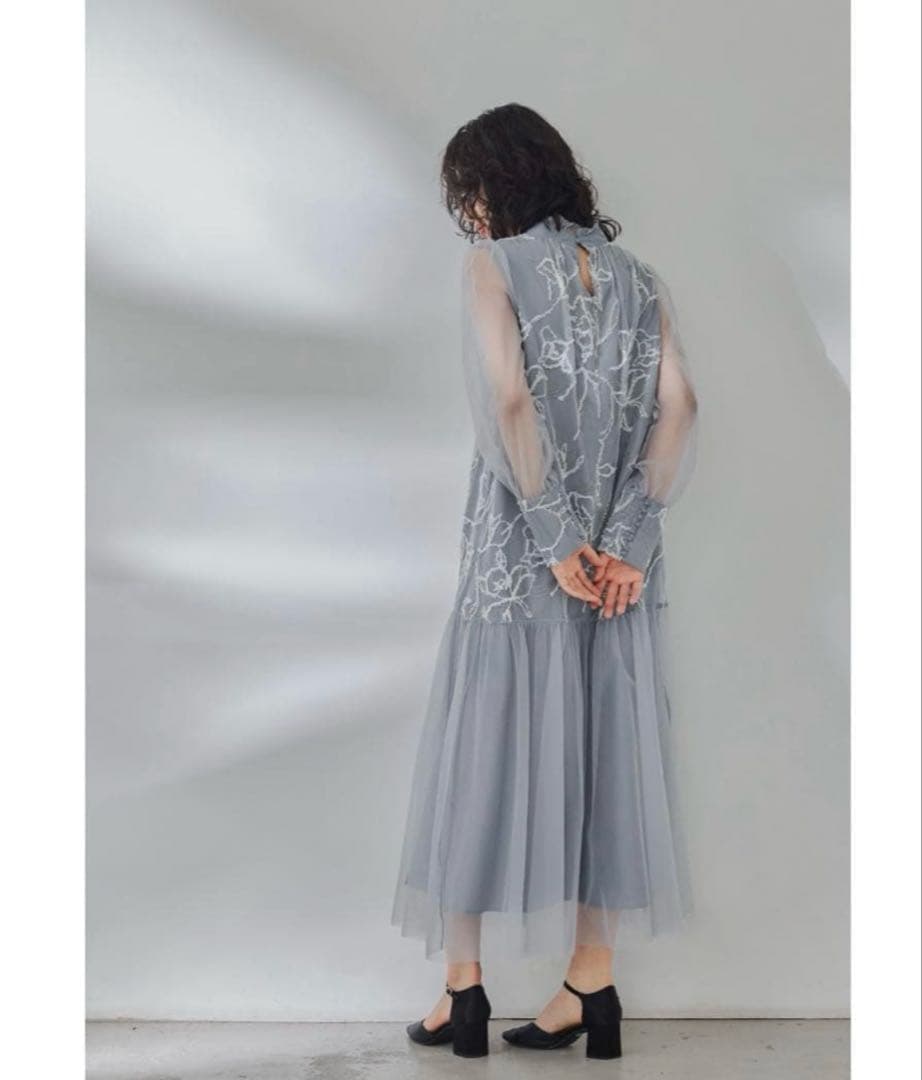 niana フェザーフラワーチュールドレス