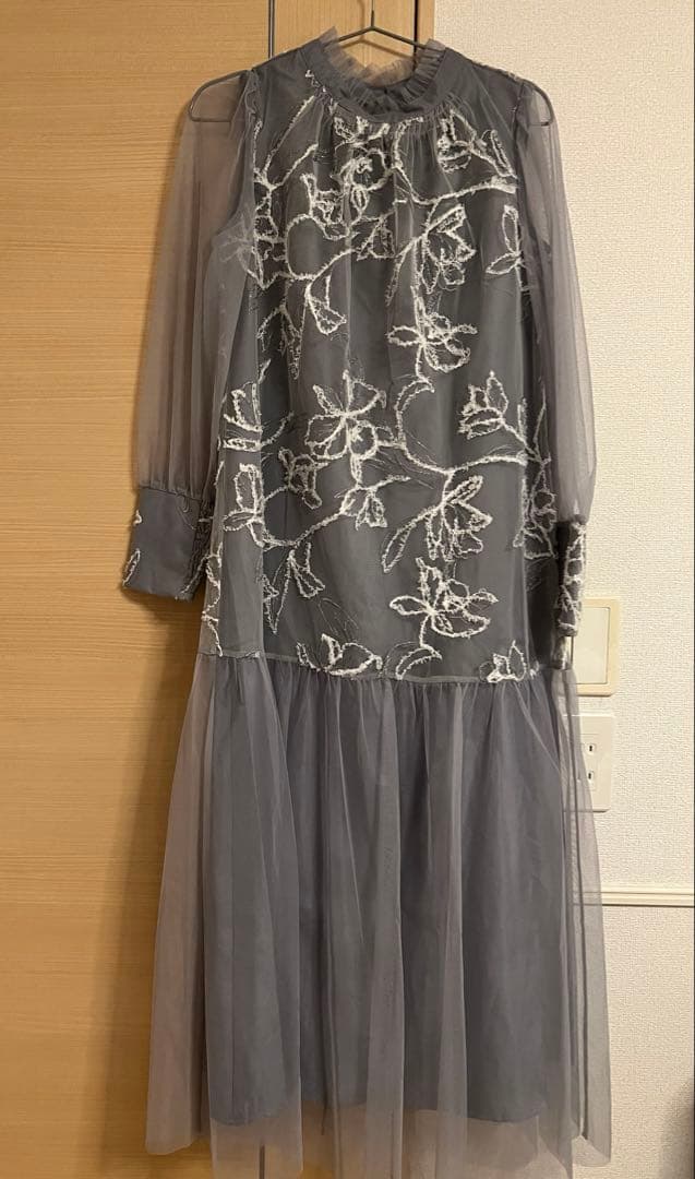 niana フェザーフラワーチュールドレス