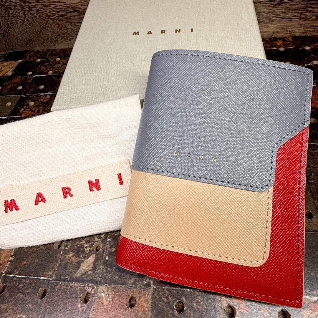 【極美品】◆MARNI◆マルニ 二つ折り財布 バイフォールド ウォレット