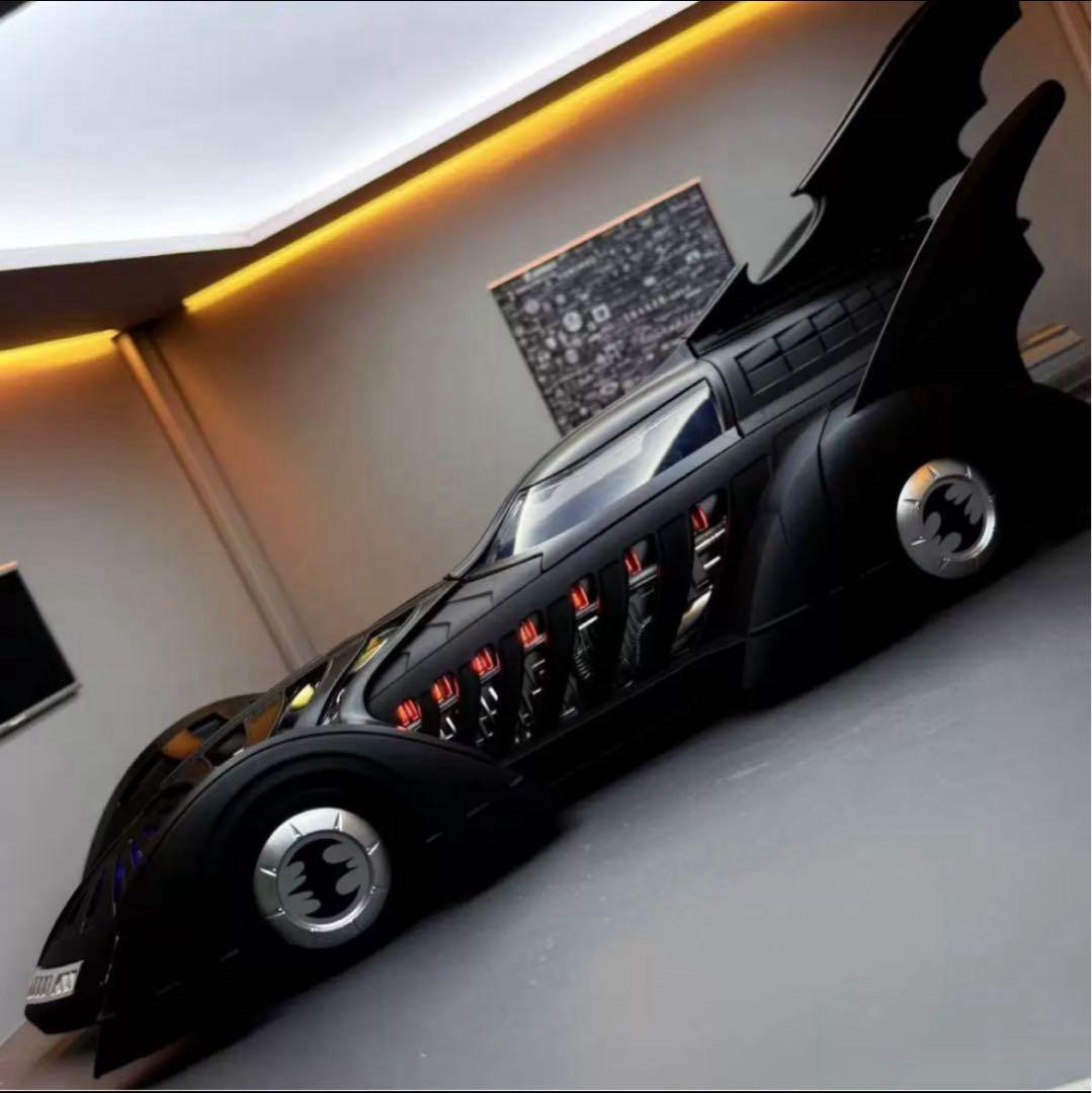 1/18 バットモービル 1995 バットマン 合金車　ミニカー