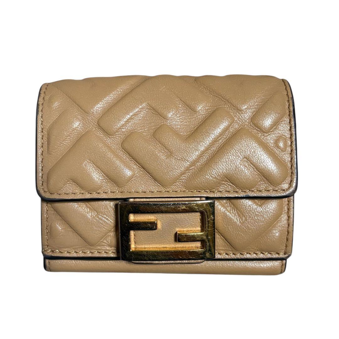 FENDI 三つ折り財布 ベージュ FFモチーフ　バケット　マイクロ