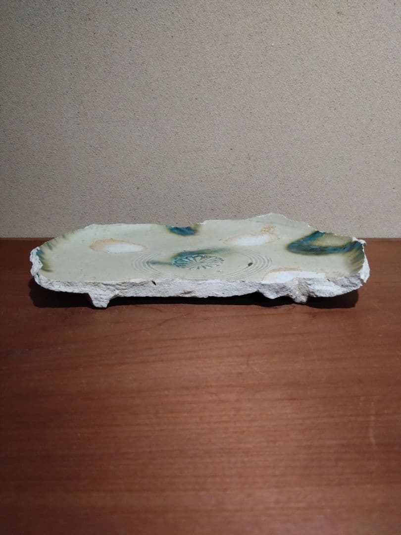 美濃陶片 黄瀬戸 菊花 織部釉流し紋 大皿 陶片 残欠 志野 織部 古陶磁