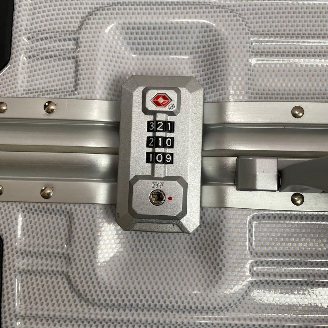 【美品】LOJEL キャリー　スーツケース　4輪