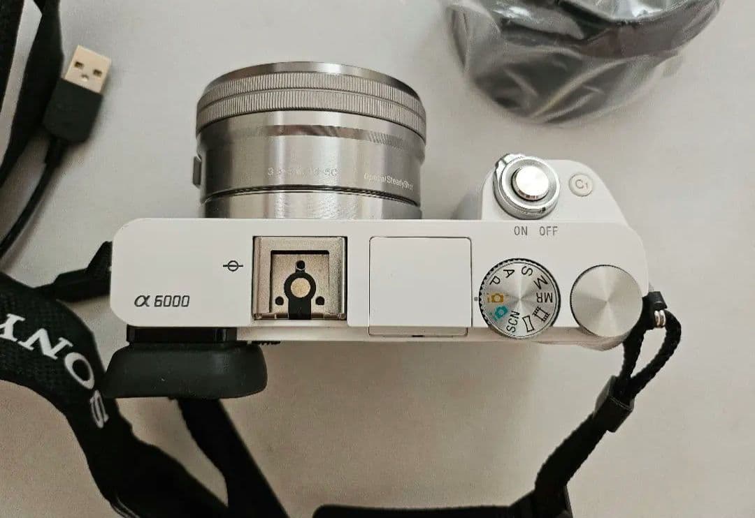 SONY α6000 ホワイト デジタル一眼レフカメラ