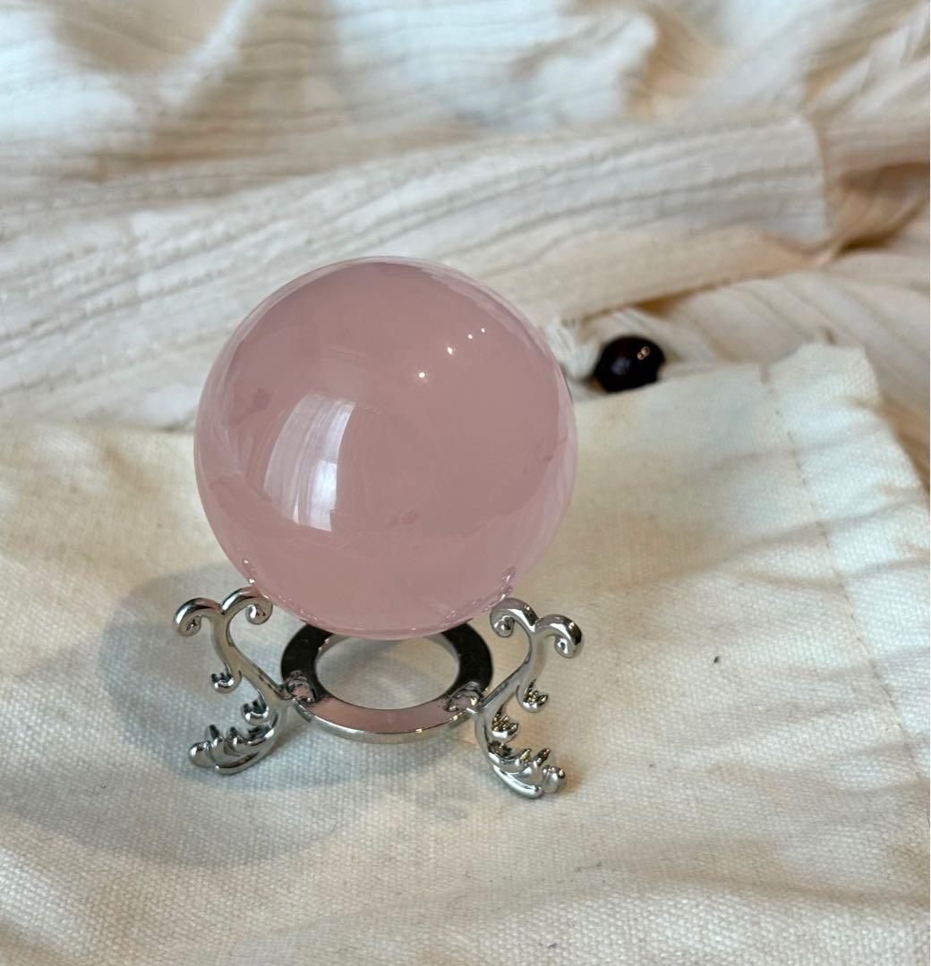 高品質水晶ボール　ローズクォーツ丸玉　約4.5cm 台座付き