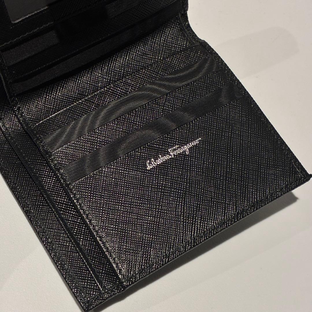 user_31d064ff フェラガモ 二つ折り財布