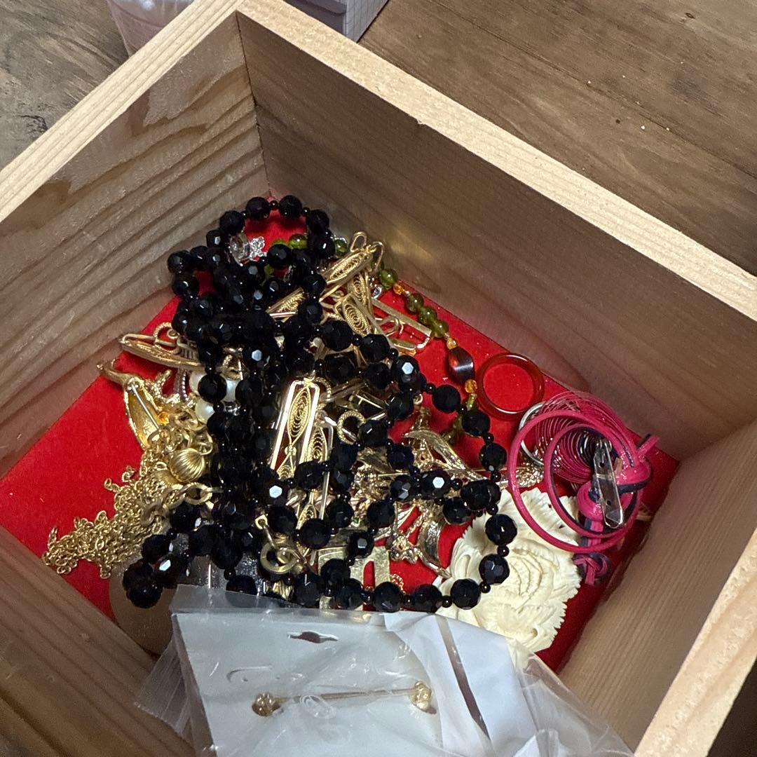 高齢者向けアクセサリー