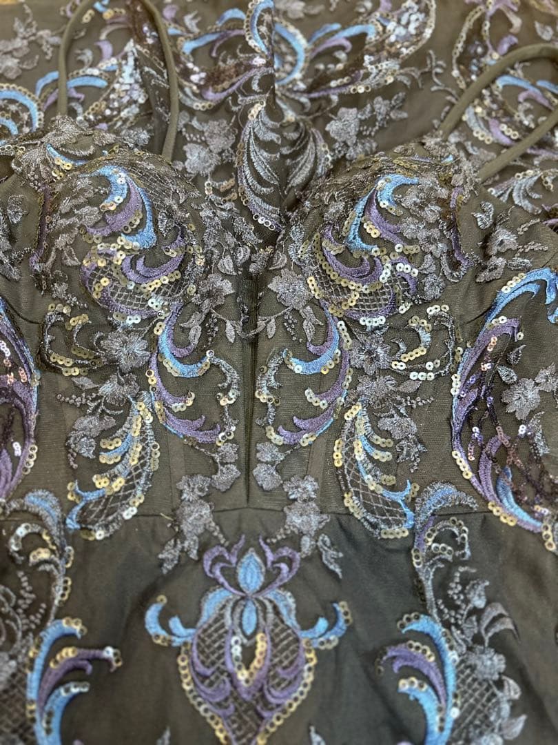 ネイビーブルー 刺繍入り マーメイドラインドレス