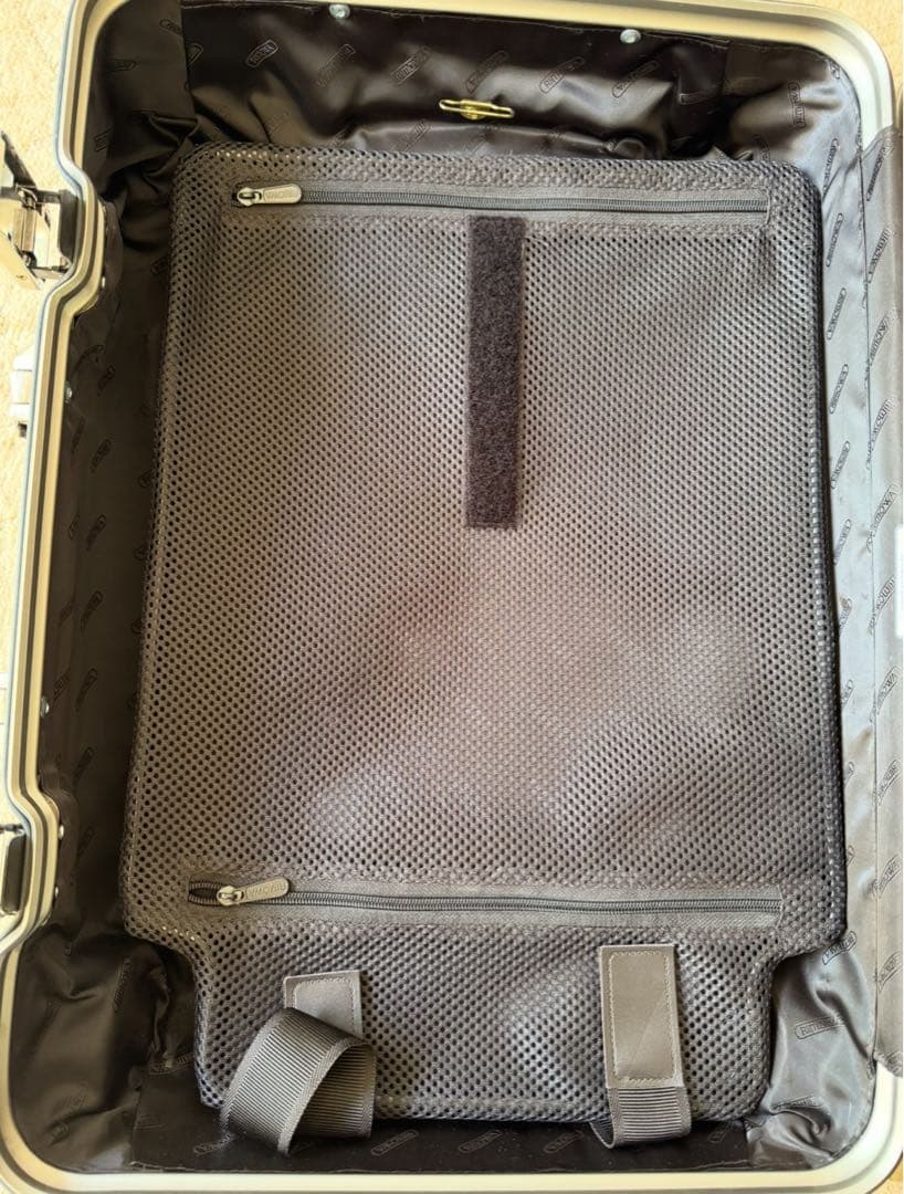 RIMOWA リモワ スーツケース チタン 2輪　32L
