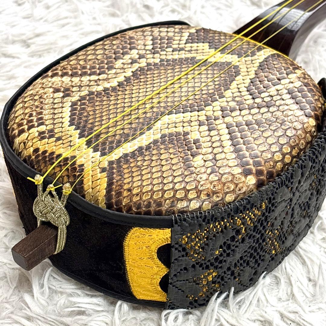 ✨極美品✨沖縄 三線 本蛇革 強化張り 黒塗り棹 ハードケース 爪 本蛇皮