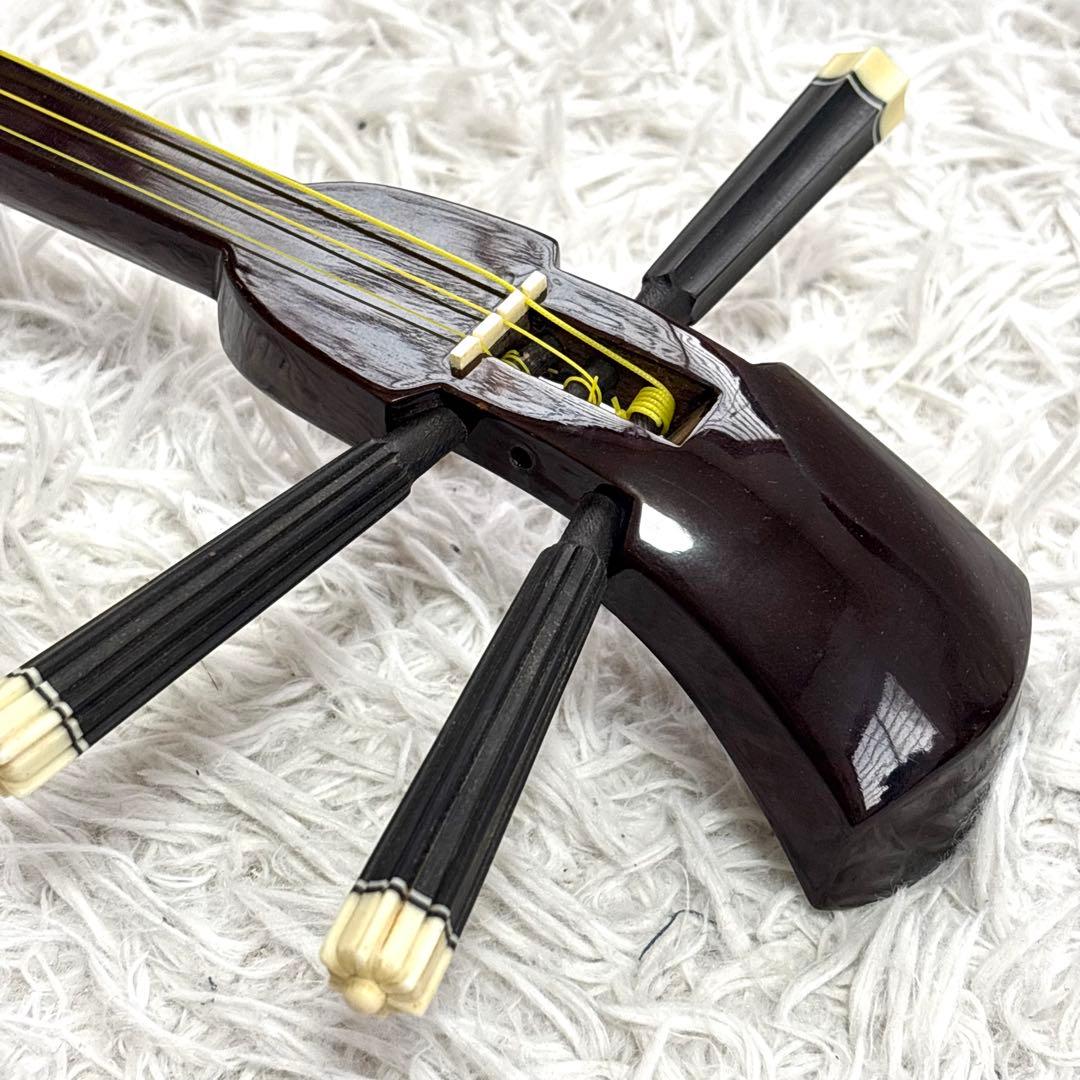 ✨極美品✨沖縄 三線 本蛇革 強化張り 黒塗り棹 ハードケース 爪 本蛇皮