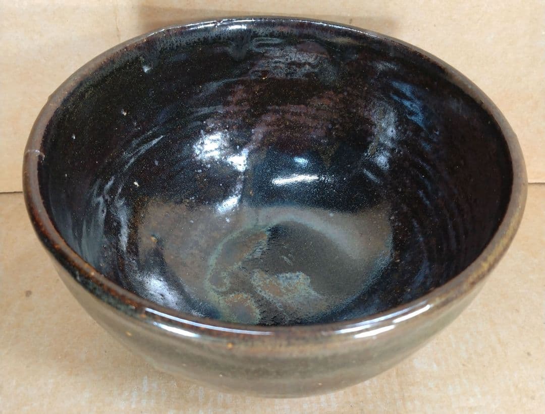 obaba【本物保証】金城次郎 黒釉流シ茶碗 共箱 栞 人間国宝 美品