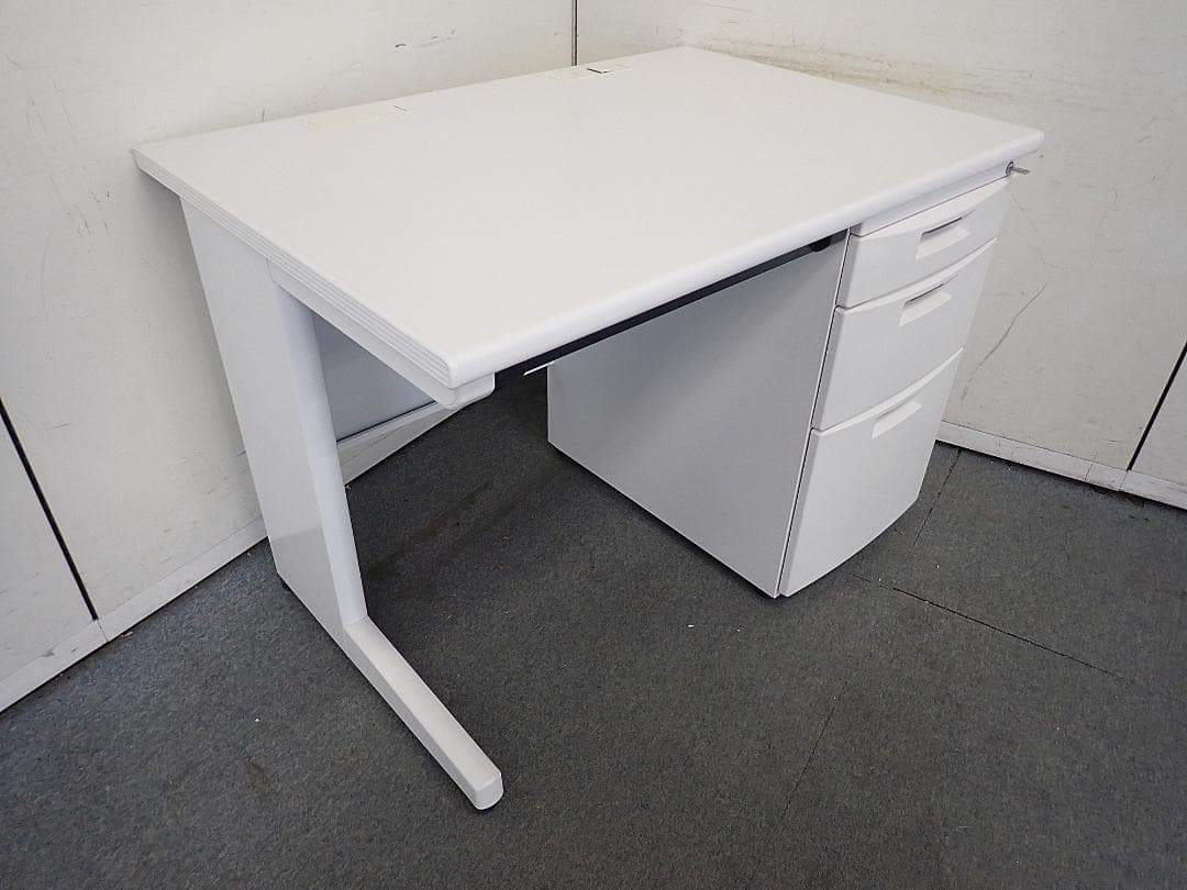 引取り限定　イトーキ　107片袖机　CZ　11-0622