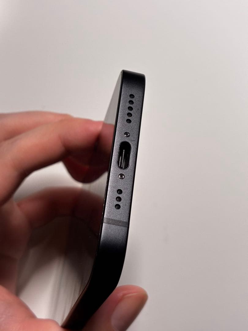 iPhone16e ほぼ新品 バッテリー100% 本体 esimフリー